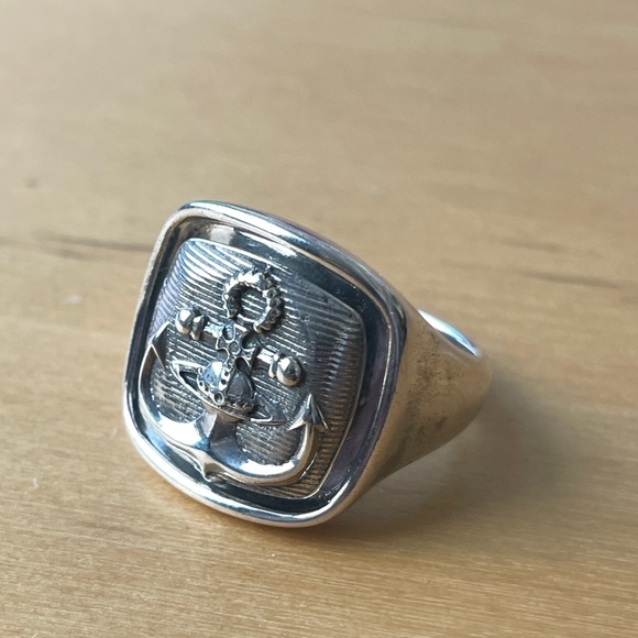 Vivienne Westwood Other - 925 sterling silver ring w/ anchor and orb design vivienne ring
